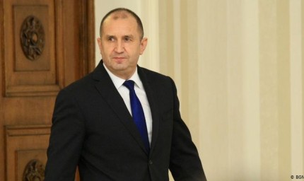 Румен Радев връчва проучвателния мандат