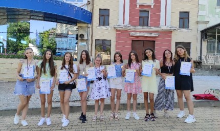 Много награди за младите поп изпълнители на Студио „Сарандев“ от Международния фестивал „Светът в детските длани“
