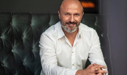 Георги Тошев ни гостува довечера за да представи книгата и филма "Хамлет от град Левски"