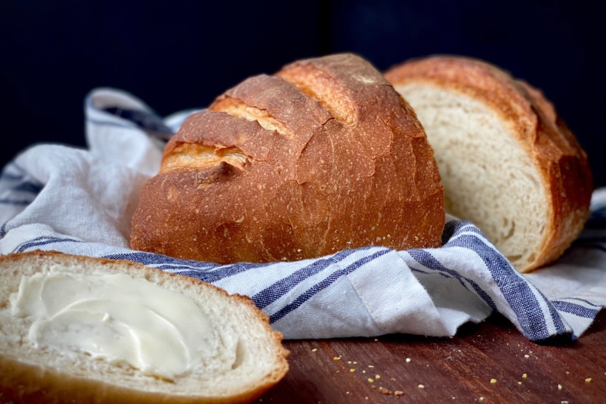 Проучване на КНСБ отчита слабо намаление на цената на хляба