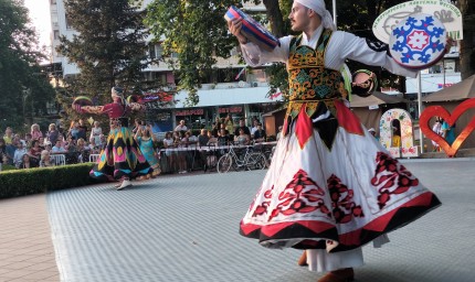 Добрич аплодира силно танците на България, Египет и Северна Македония