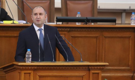 Президентът обяви датата на следващите избори и назначи служебен кабинет