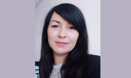 Диляна Радоева е председател на Местната организация на “Да, България” в  Добрич 