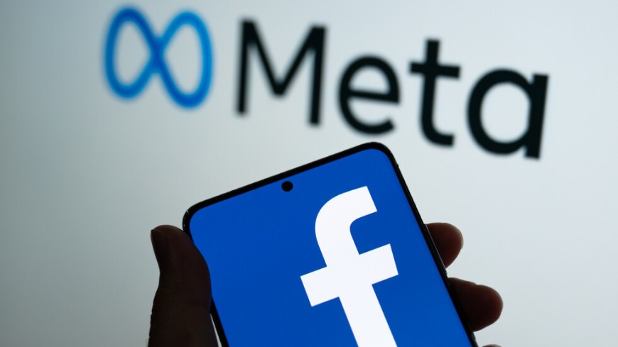 Бъг във Facebook, стените на потребителите обсипани с постове на звезди