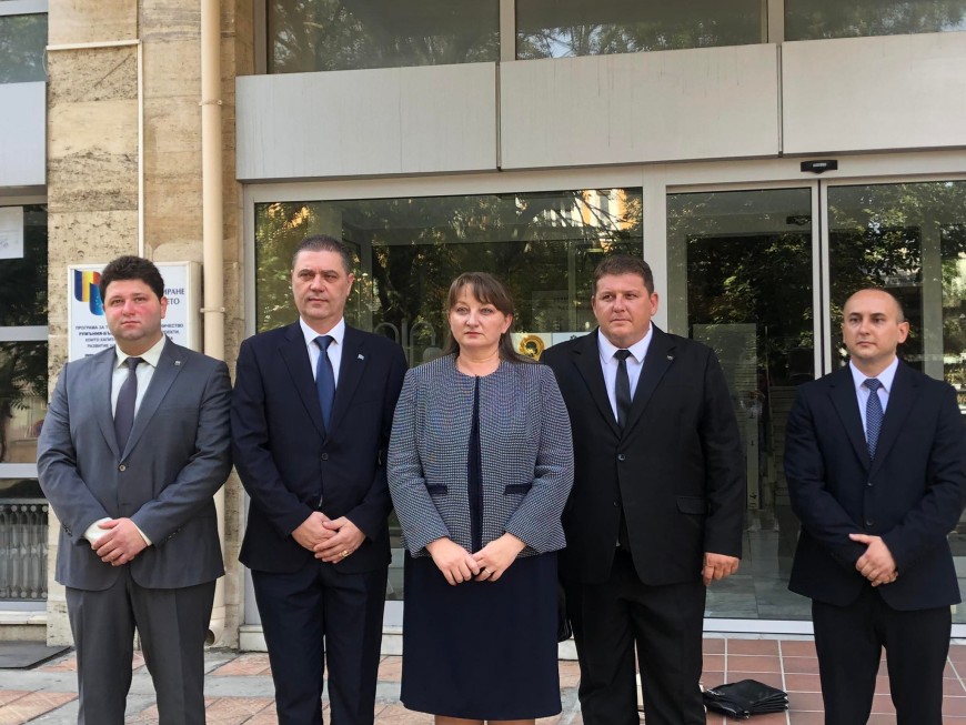 ГЕРБ С ПО ЧЕТИРИМА УЧИТЕЛИ И ИКОНОМИСТИ В ЛИСТАТА ЗА ДОБРИЧ
