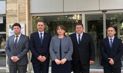 ГЕРБ С ПО ЧЕТИРИМА УЧИТЕЛИ И ИКОНОМИСТИ В ЛИСТАТА ЗА ДОБРИЧ