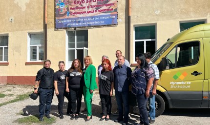 Мая Манолова в Добрич: Дошло е време в парламента да влязат хора с каузи, хора със сърца, хора, които да се погрижат за другите като тях