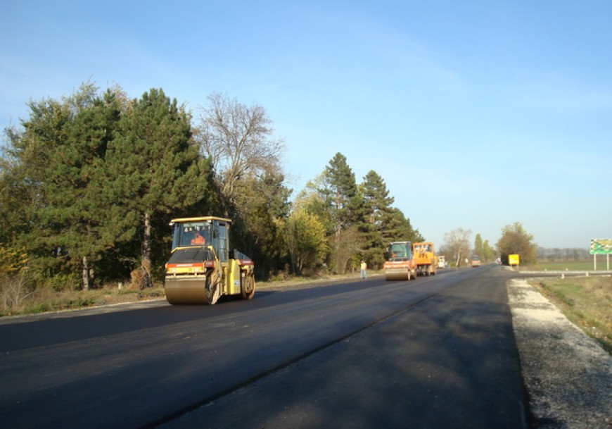 Над 9 километра републикански пътища ще бъдат основно ремонтирани в Добричко