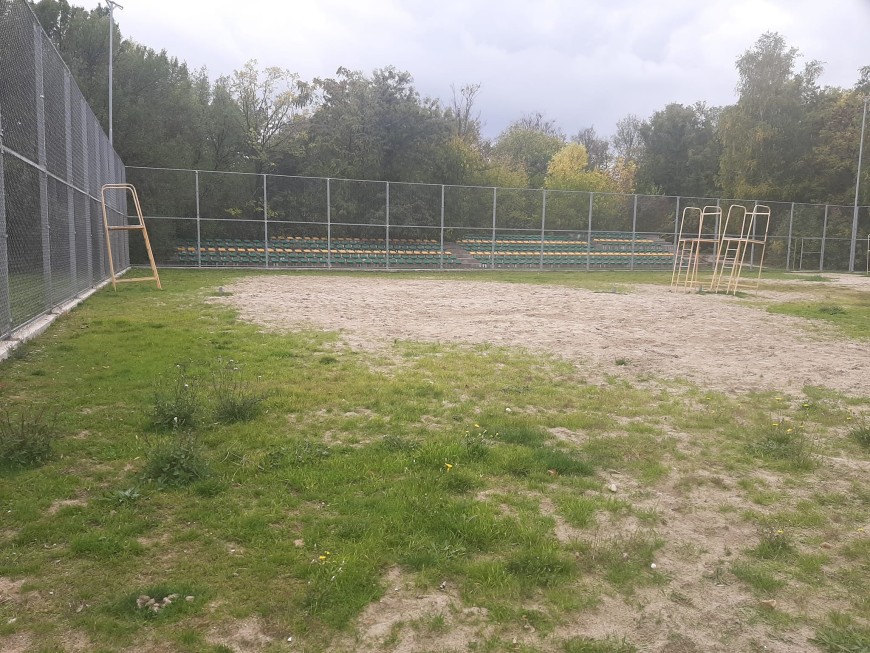 Недоволство от състоянието на волейболно игрище в спортен комплекс „Простор“  в Добрич