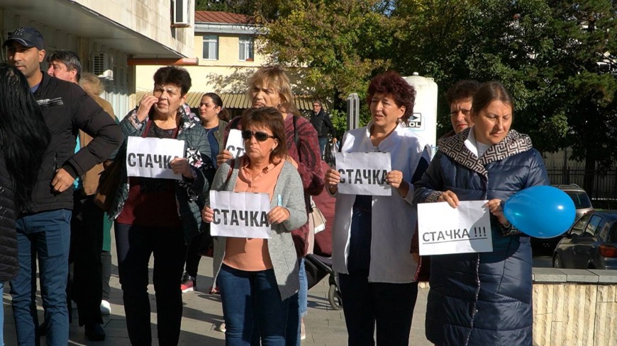 Споровете между стачкуващи и ръководство в МБАЛ-Добрич се задълбочават