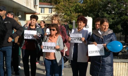 Споровете между стачкуващи и ръководство в МБАЛ-Добрич се задълбочават