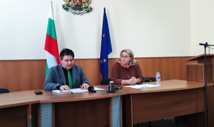 Йодни таблетки в случай на радиация са налични във всички общини, хората да не си купуват от аптека