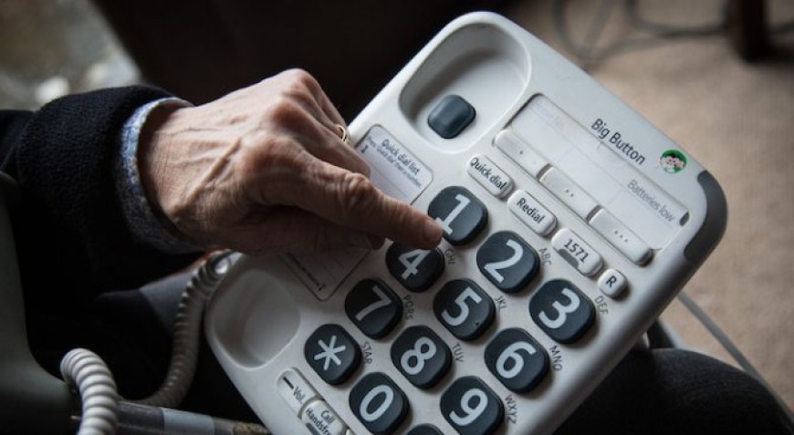 71-годишна жена е дала над 4000 лева на телефонен измамник