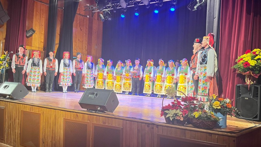 В празник на фолклора се превърна юбилейния концерт на Живко Желев
