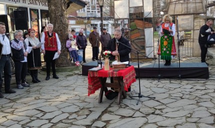 Майстори и ученици ни пренесоха в миналото чрез жива картина в „Старият Добрич“ (СНИМКИ)