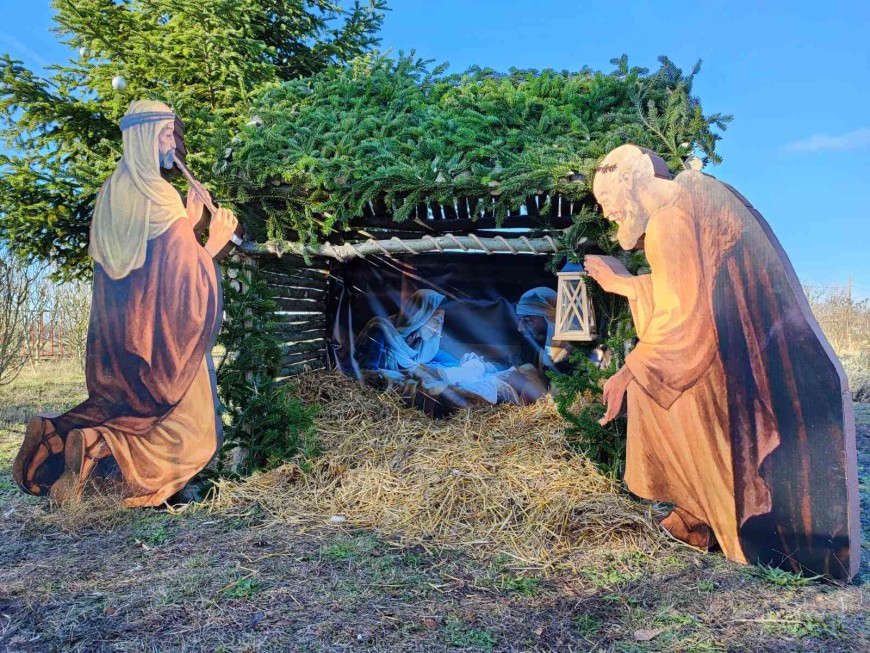 Къщичка, пресъздаваща Рождество Христово изработиха в с. Раковски