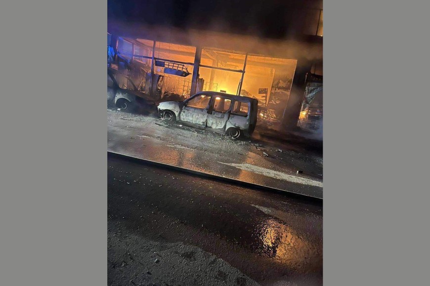 Пожар в Кранево - магазин горя поне 7 часа