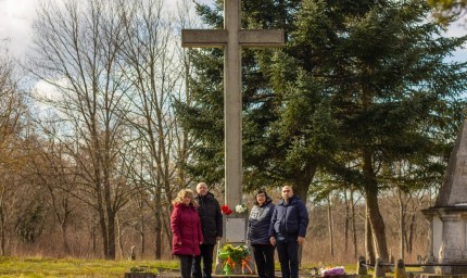 Екипът на Демократична България отдаде почит на жертвите на комунистическия режим в България
