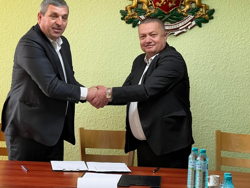 Община Крушари подписа Споразумение за побратимяване с румънската община Бъняса