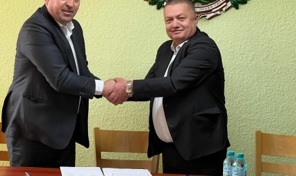 Община Крушари подписа Споразумение за побратимяване с румънската община Бъняса