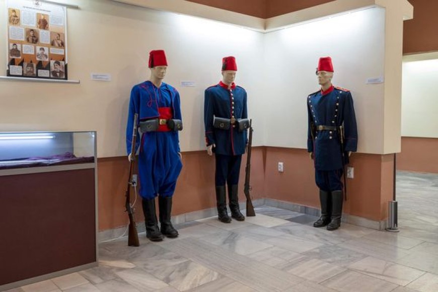 Оръжия и униформи от Руско-турската война показват в музея в градския парк