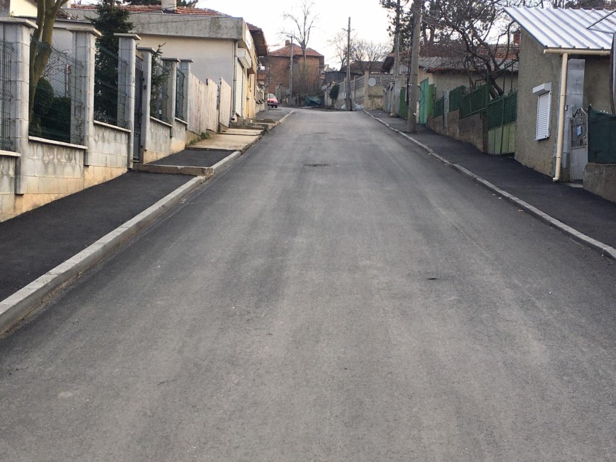 Приключи ремонта на уличното платно на ул. „Майор Векилски“