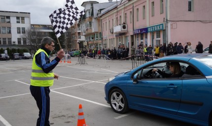 Дами с бензин в кръвта премериха сили в Осмомартенското рали /СНИМКИ/