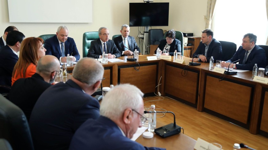 Премиерът Гълъб Донев обсъди с областните управители подготовката и провеждането на  изборите