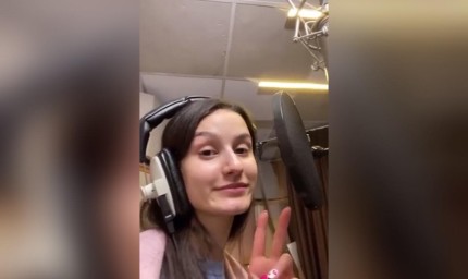 Димитрина Германова озвучава Ариел в „Малката русалка“