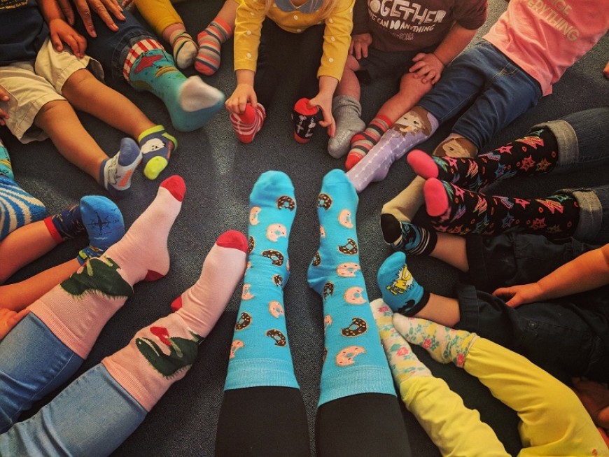 С шарени чорапи за Международния ден на хората със Синдром на Даун