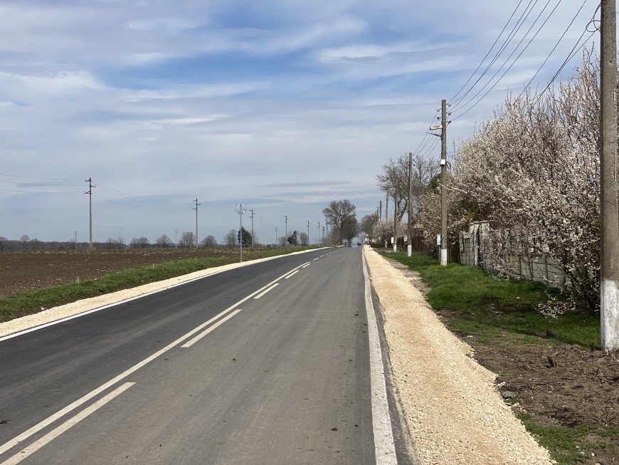Пътният ремонт при село Безводица приключи