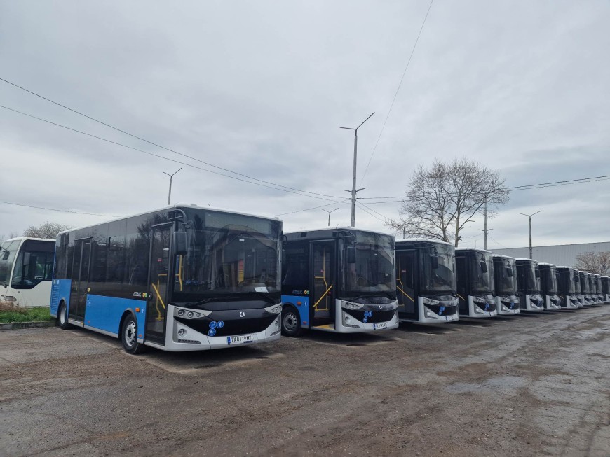 Осветиха новите автобуси, които ще се движат в Добрич