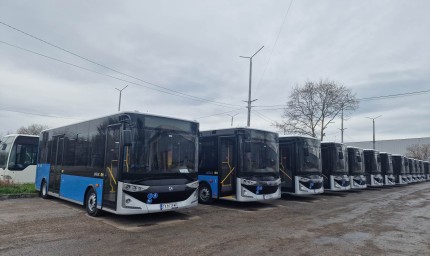 Осветиха новите автобуси, които ще се движат в Добрич