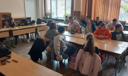 Младите хора на Тервел организират акция за почистване на града