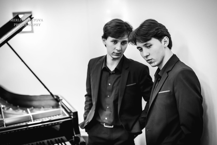 Пианистите Хасан и Ибрахим Игнатови с концерт в Добрич довечера