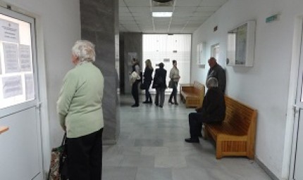 От днес изплащат великденските добавки от 70 лева за пенсионерите