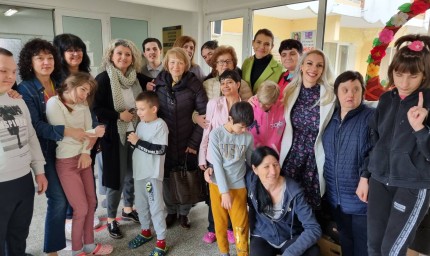 Инър Уийл Клуб с дарения преди Великден