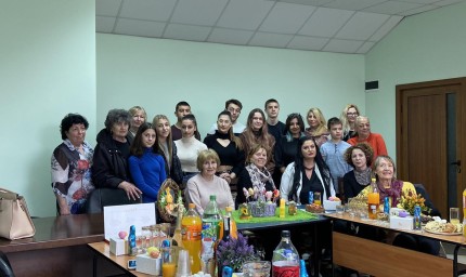 Стипендианти и дамите от клуб „Майчина грижа“ отпразнуваха Великден