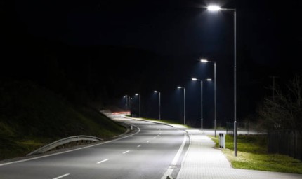Модернизират уличното осветление в десет села в община Добричка