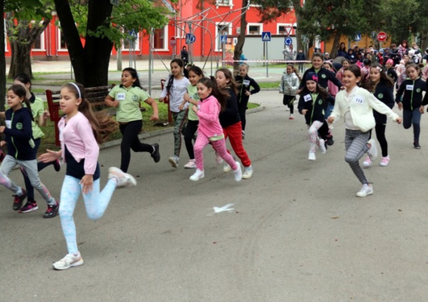 Над 350 деца се включиха в Ученическия маратон по бягане в Генерал Тошево
