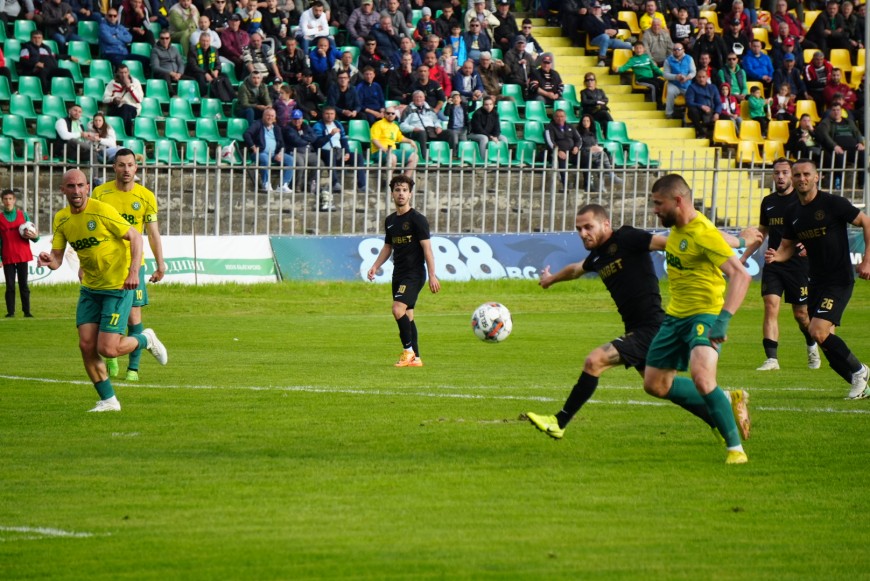Футбол: "Добруджа"- "Етър"  0:0