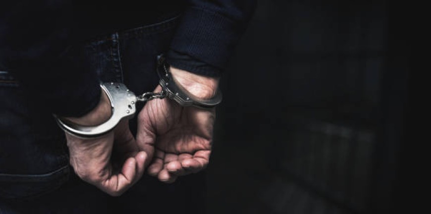 Задържаха за 72 часа мъж, държал близо 60 грама наркотици