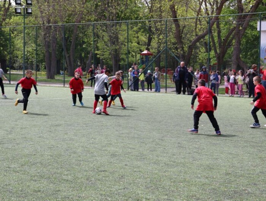Седмицата на спорта в Генерал Тошево: оспорвани футболни двубои на ученици до седми клас