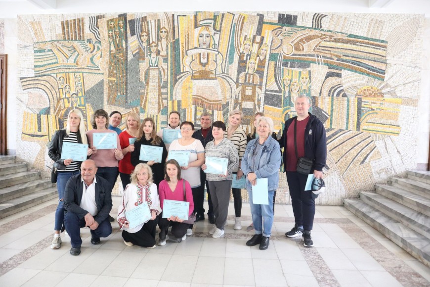 Украинци получиха сертификати за завършен курс по български език