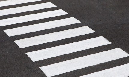 Днес опресняват маркировката на пешеходните пътеки