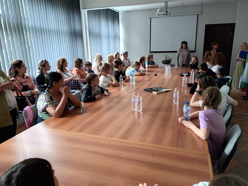 Учители и ученици от Уелс, Турция и Румъния на посещение в община град  Добрич