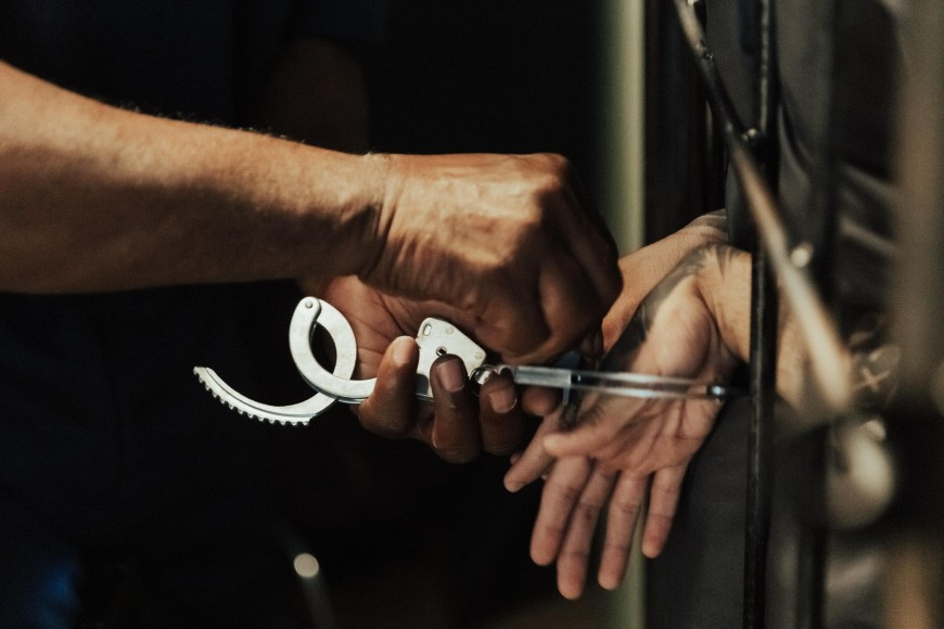 Полицията задържа двама души с наркотици в Добрич 