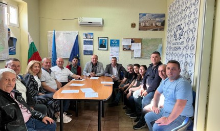 Областният съвет на ДПС в  Добрич с декларация в подкрепа на Мустафа Карадайъ