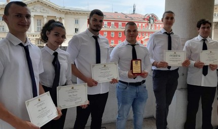 Ученическият съвет на СУ "Димитър Талев" спечели първо място в конкурс "Училище без агресия"
