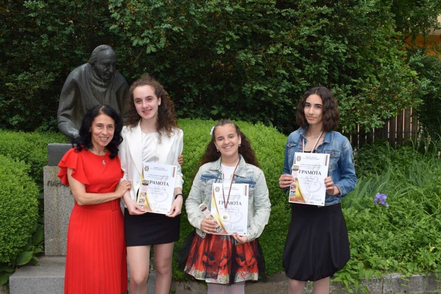 Флейтистки от СУ "Св. Климент Охридски" с награди от Национален конкурс по изкуства
